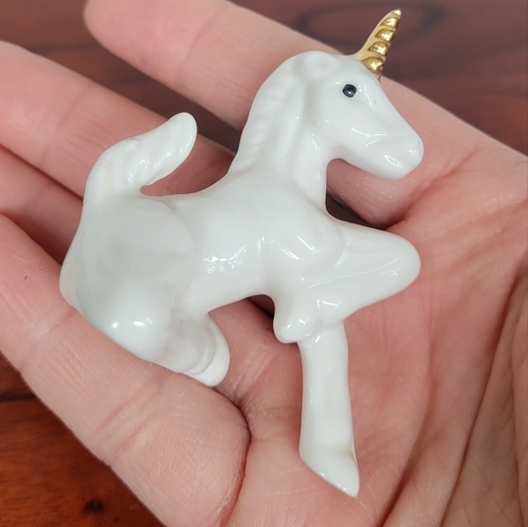 Vtg Milk Glass Porcelain Unicorn Figurine With Gilded Gold Horn Whimsical Mini - Picture 8 of 11